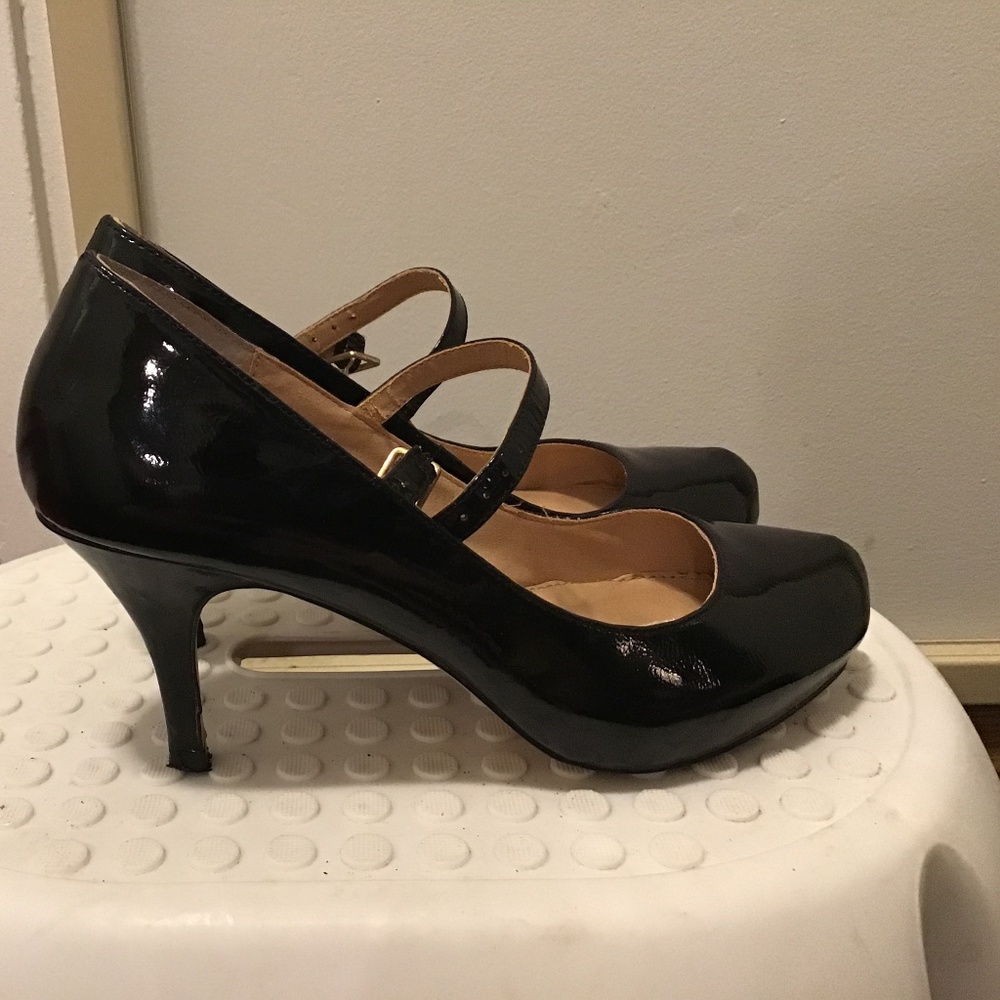 Steve Madden patent leather shoes size 7.5